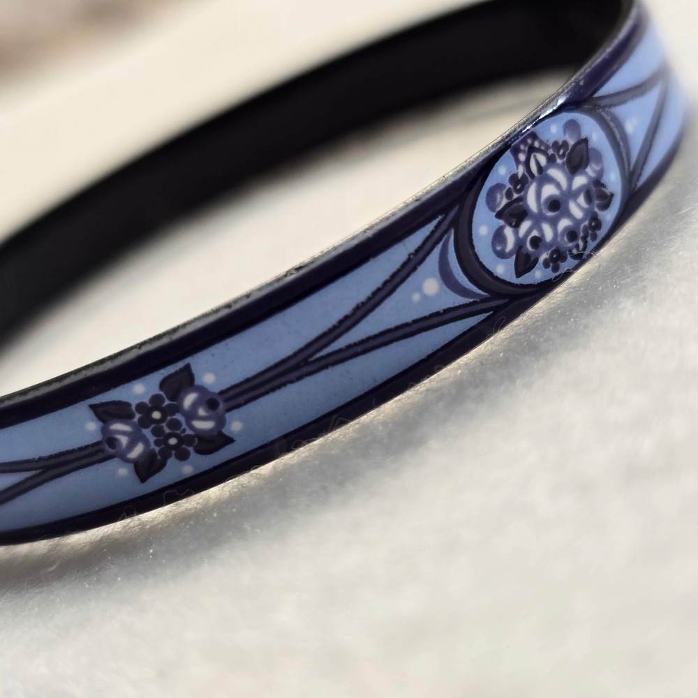 Michaela Frey Vintage Blue Floral Enamel Bangle Bracelet Austria 7.5 Inch